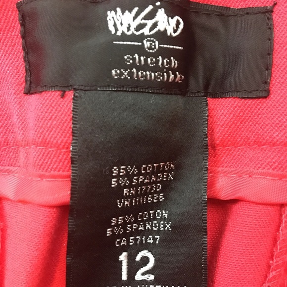 🌼3 for $20🌼 Red tapered leg ankle pants - Picture 3 of 4